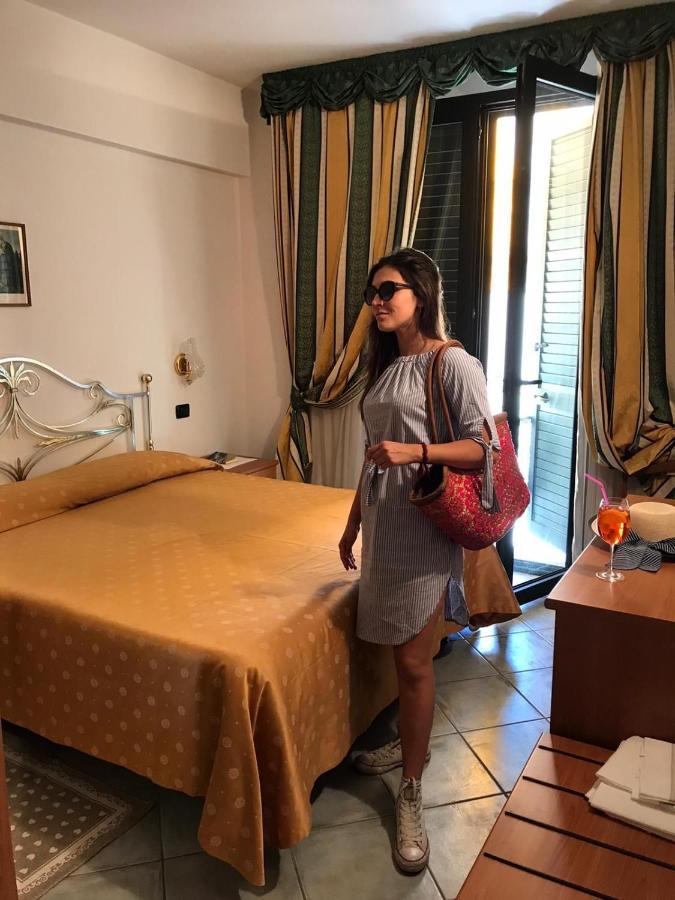 Hotel La Barcarola Marina di Campo Extérieur photo