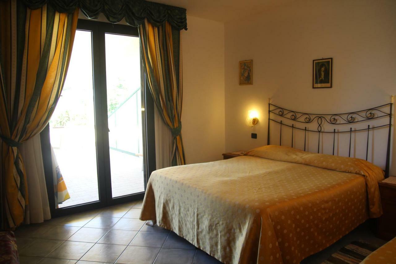 Hotel La Barcarola Marina di Campo Extérieur photo